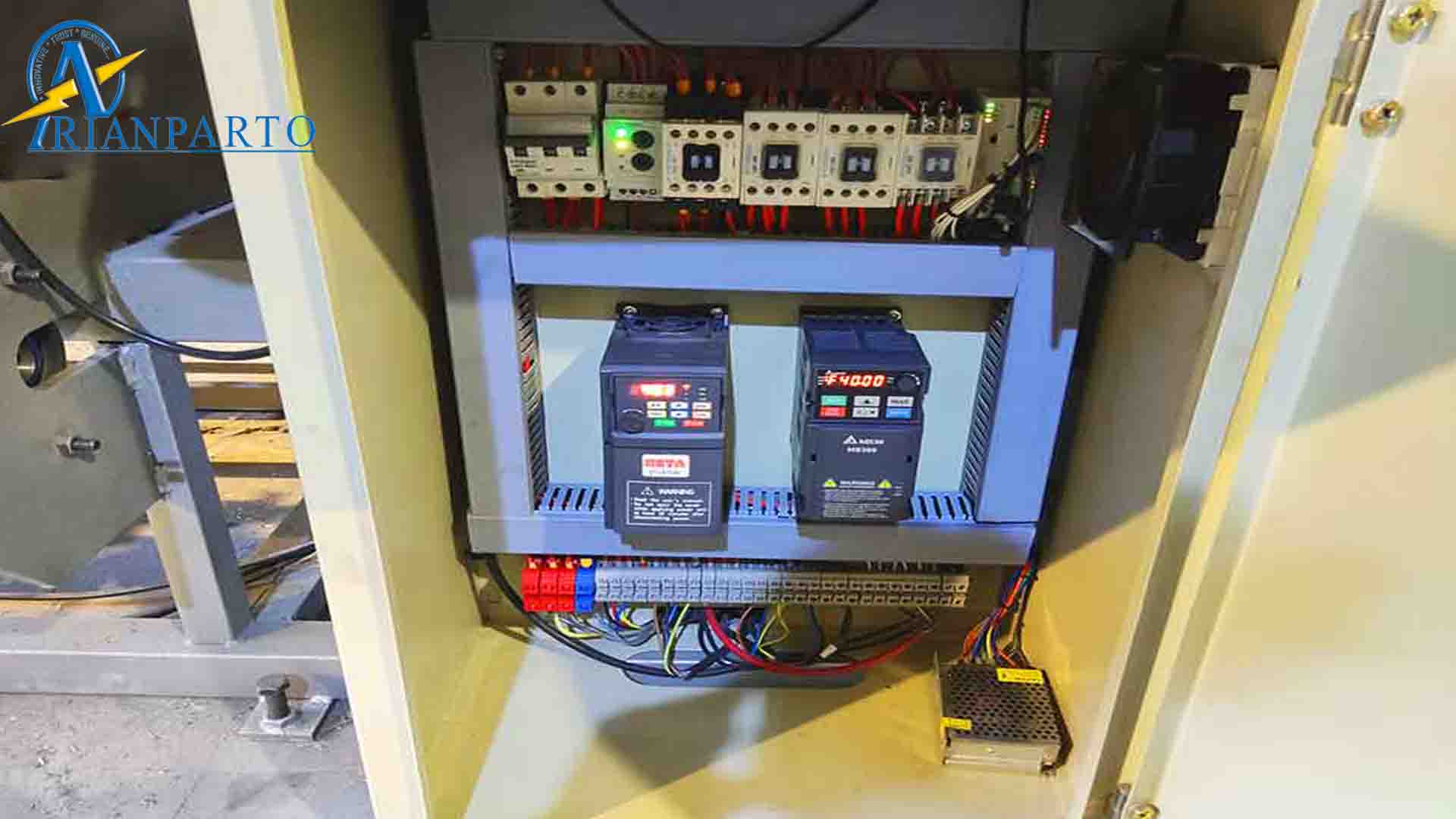 معرفی انواع تابلو برق که باید بشناسید | کاربرد ها و قطعات