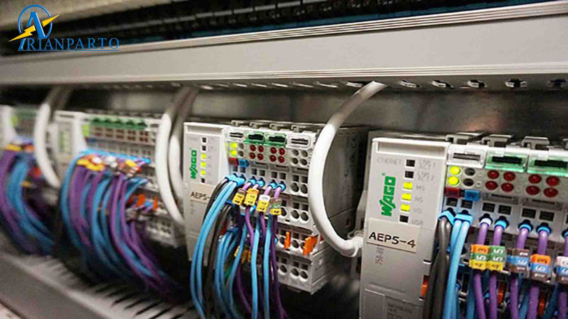 تابلو برق پی ال سی چیست | مشخصات و کاربری PLC